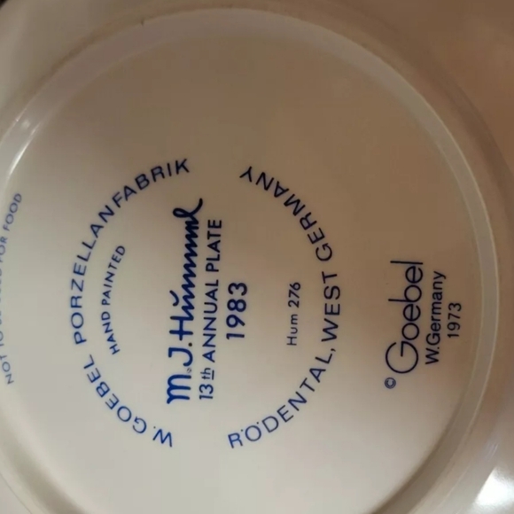 Vintage M.J. Hummel 1983 postman plate - Picture 7 of 9